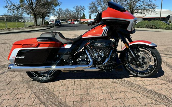 FLHXSE 2024 CVO™ Street Glide®