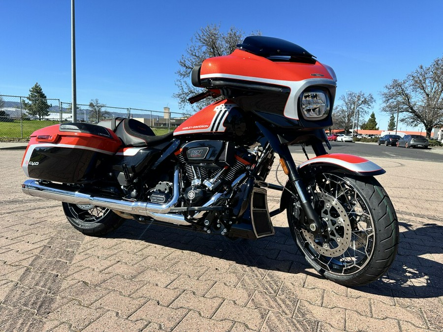 FLHXSE 2024 CVO™ Street Glide®