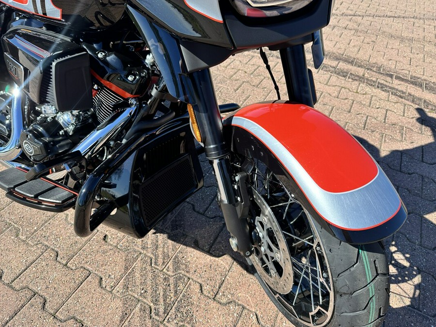 FLHXSE 2024 CVO™ Street Glide®