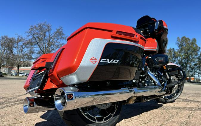FLHXSE 2024 CVO™ Street Glide®