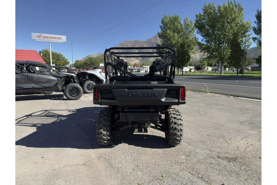 2025 Honda Pioneer 1000-6 Crew Deluxe
