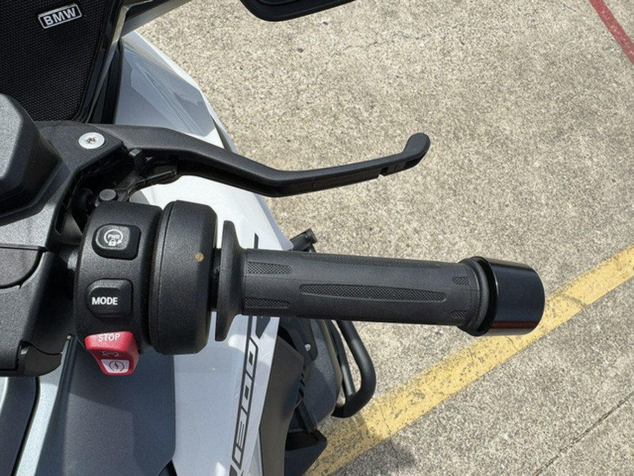 2026 BMW R 1300 RT Alpine White 3