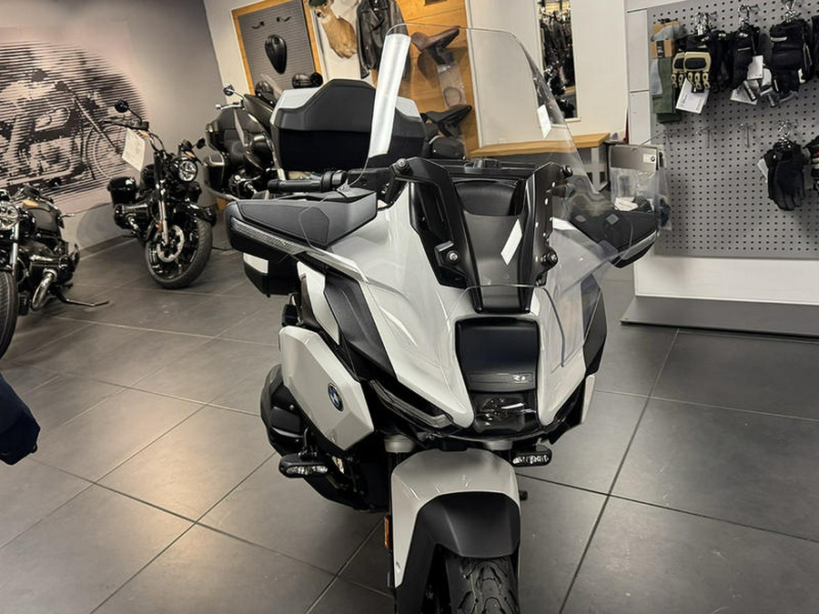 2026 BMW R 1300 RT Alpine White 3