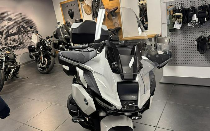 2026 BMW R 1300 RT Alpine White 3