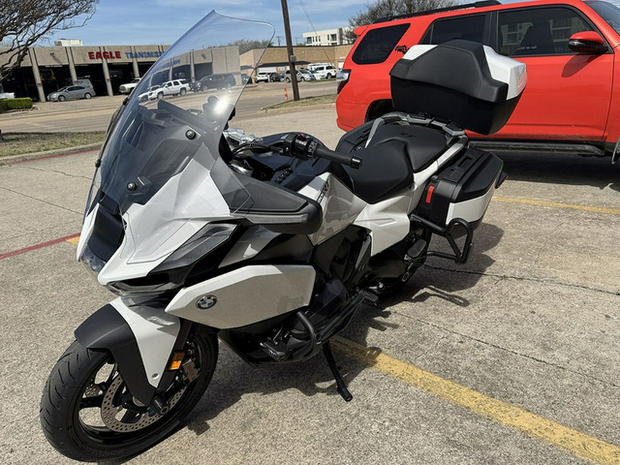 2026 BMW R 1300 RT Alpine White 3
