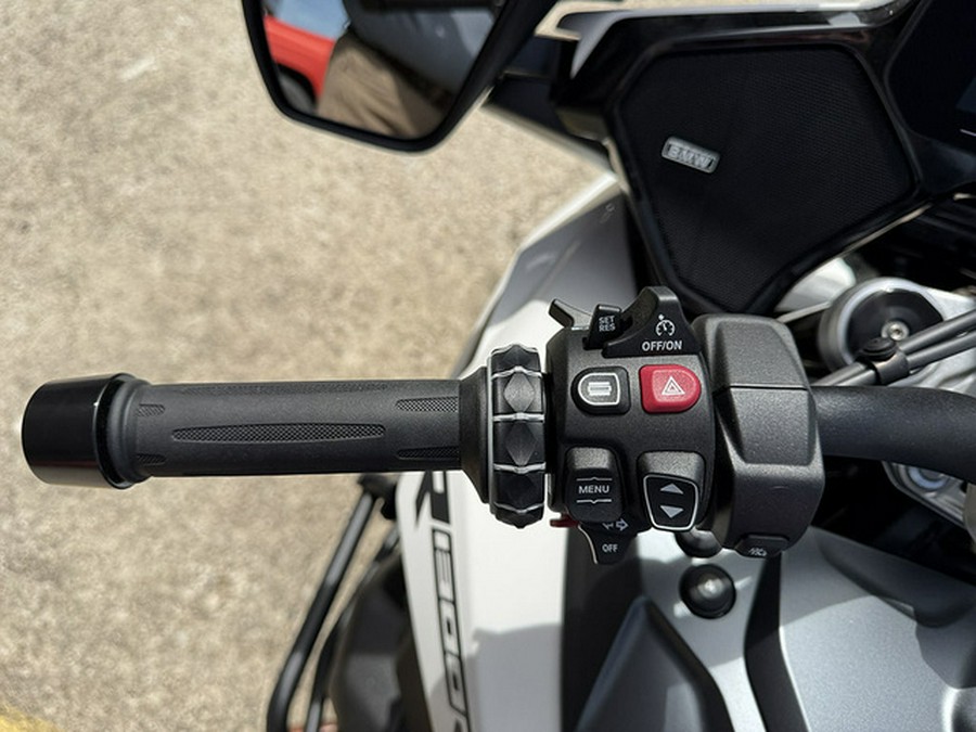 2026 BMW R 1300 RT Alpine White 3
