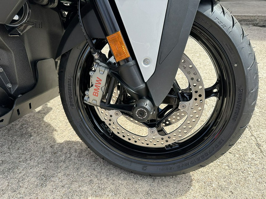 2026 BMW R 1300 RT Alpine White 3