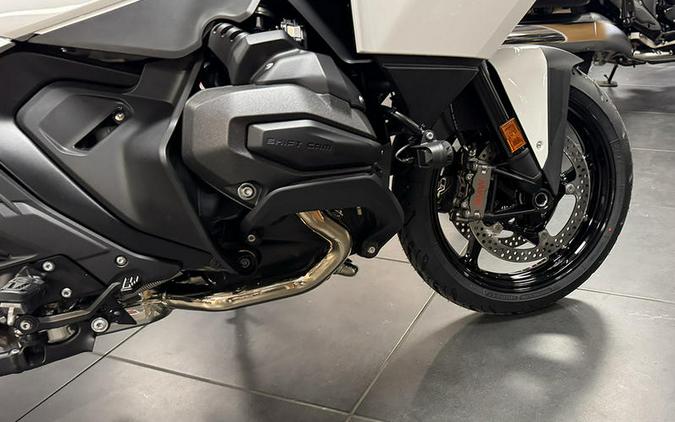 2026 BMW R 1300 RT Alpine White 3