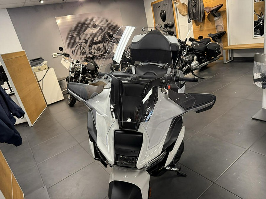 2026 BMW R 1300 RT Alpine White 3