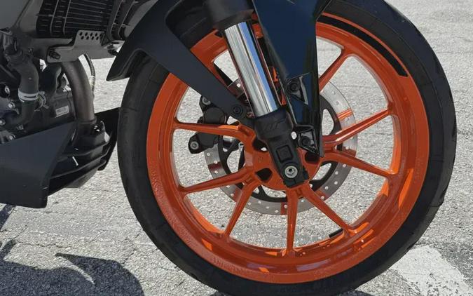2023 KTM DUKE 200