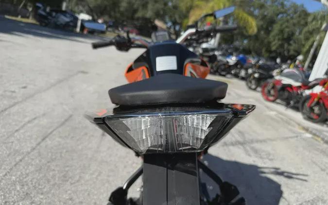 2023 KTM DUKE 200