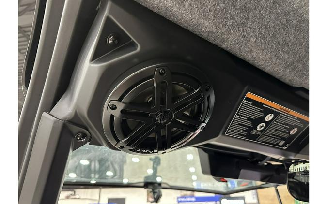 2026 Can-Am DEFENDER MAX LIMITED CAB HD11