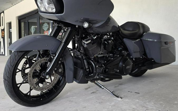 2023 Harley-Davidson® Road Glide® Special Bright Billiard Blue/Billiard Gray - Black Finish