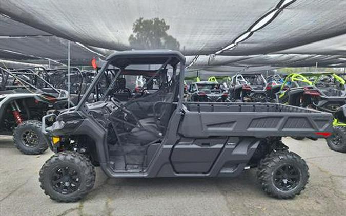 2024 Can-Am Defender Pro XT