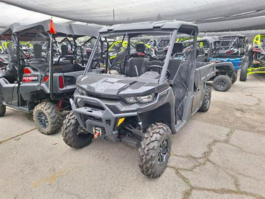 2024 Can-Am Defender Pro XT