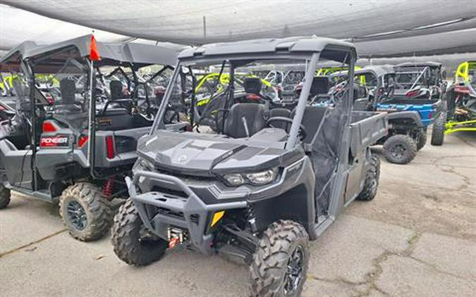 2024 Can-Am Defender Pro XT