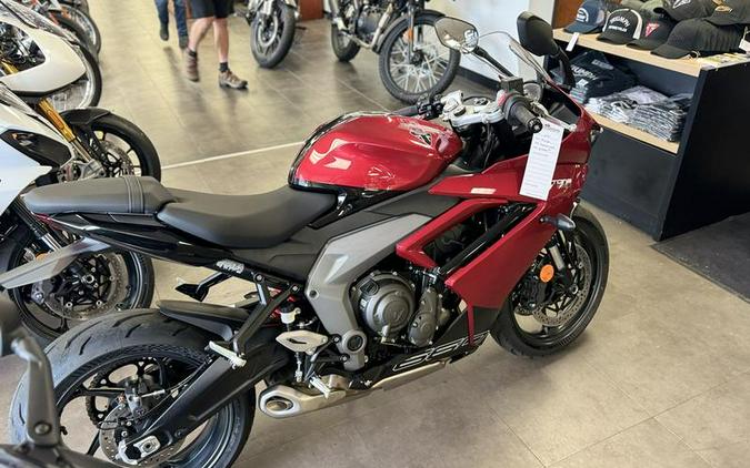 2025 Triumph Daytona 660 Carnival Red/Sapphire Black