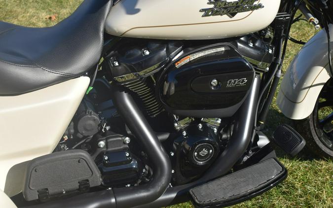 2023 Harley-Davidson Freewheeler