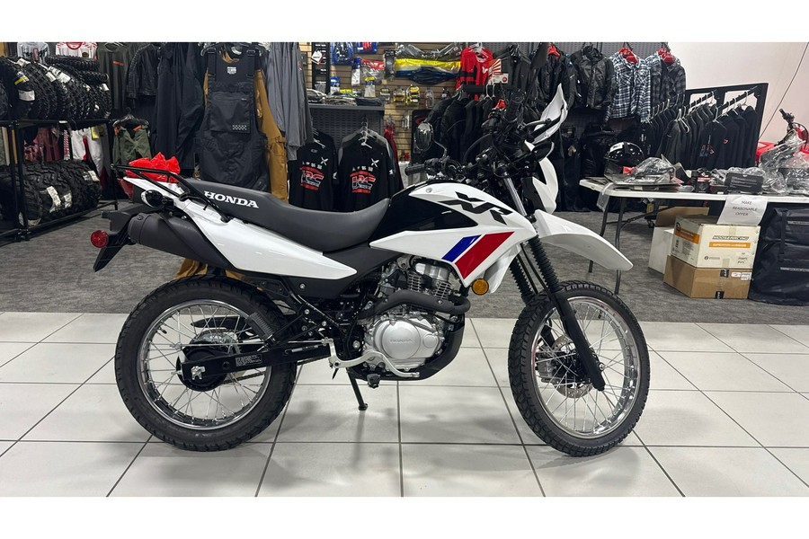 2025 XR™ 150L - Honda