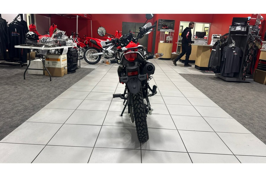 2025 XR™ 150L - Honda