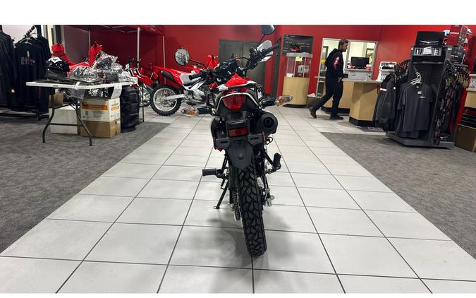 2025 XR™ 150L - Honda