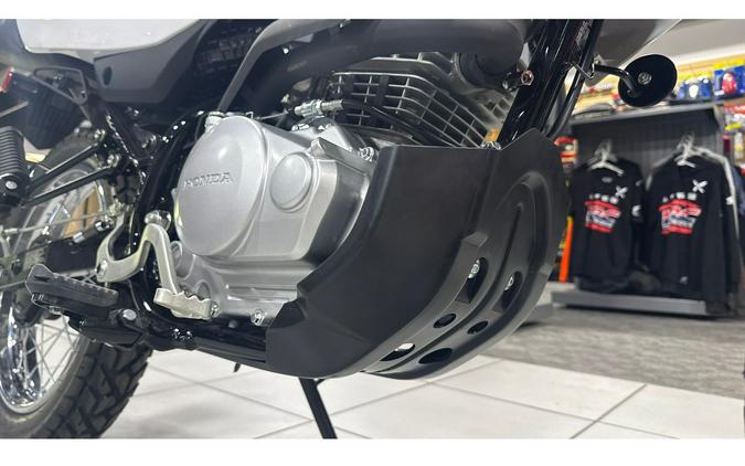 2025 XR™ 150L - Honda