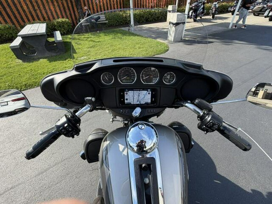 2023 Harley-Davidson Tri Glide Ultra Gray Haze/Silver Fortune