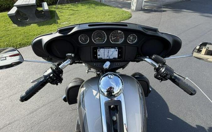 2023 Harley-Davidson Tri Glide Ultra Gray Haze/Silver Fortune