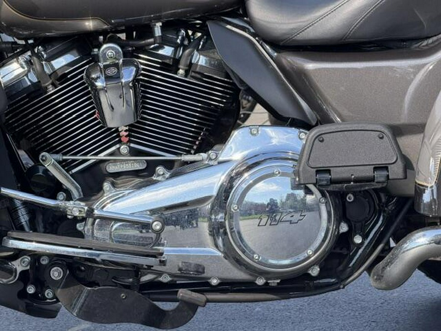 2023 Harley-Davidson Tri Glide Ultra Gray Haze/Silver Fortune