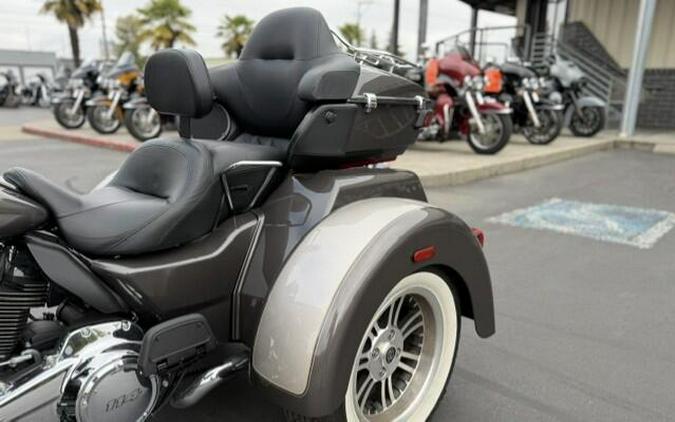 2023 Harley-Davidson Tri Glide Ultra FLHTCUTG