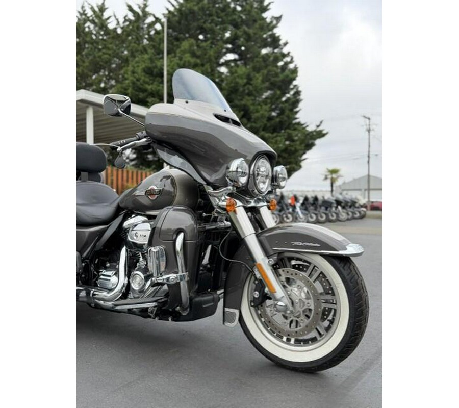 2023 Harley-Davidson Tri Glide Ultra FLHTCUTG
