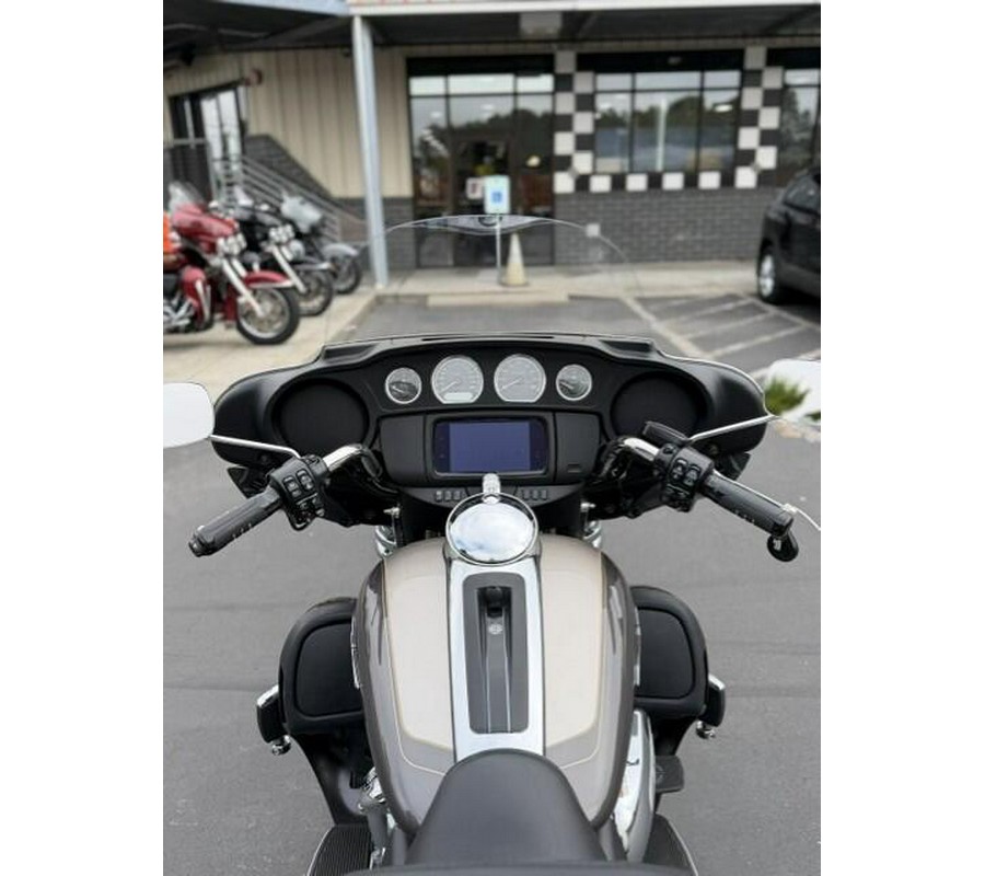 2023 Harley-Davidson Tri Glide Ultra FLHTCUTG