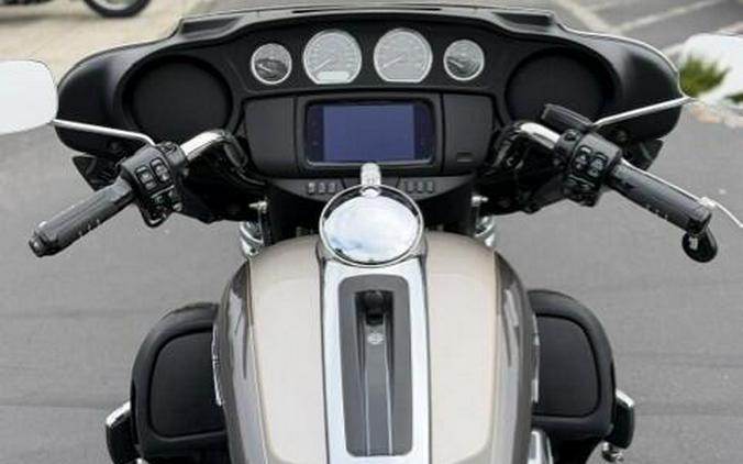 2023 Harley-Davidson Tri Glide Ultra FLHTCUTG