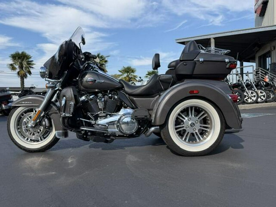 2023 Harley-Davidson Tri Glide Ultra Gray Haze/Silver Fortune