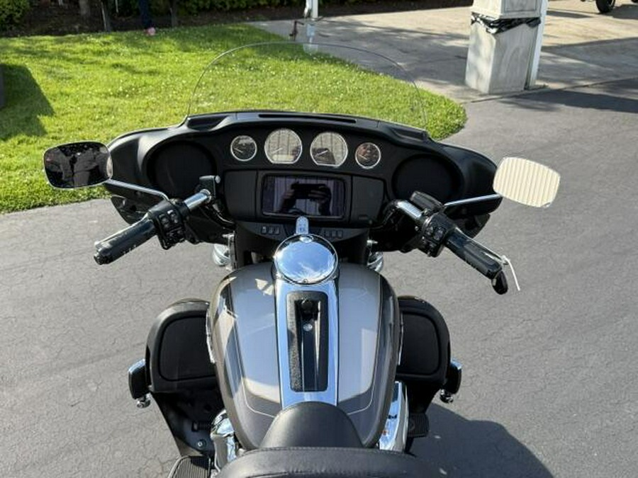 2023 Harley-Davidson Tri Glide Ultra Gray Haze/Silver Fortune