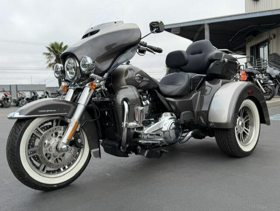 2023 Harley-Davidson Tri Glide Ultra FLHTCUTG