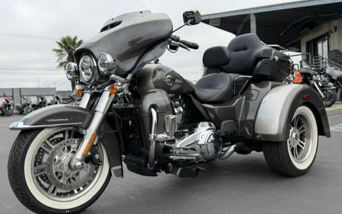 2023 Harley-Davidson Tri Glide Ultra FLHTCUTG