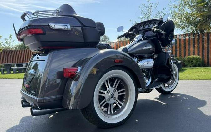 2023 Harley-Davidson Tri Glide Ultra Gray Haze/Silver Fortune