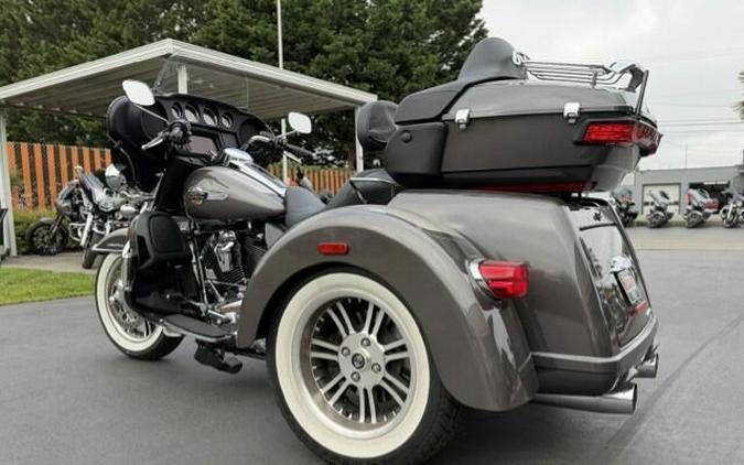 2023 Harley-Davidson Tri Glide Ultra FLHTCUTG