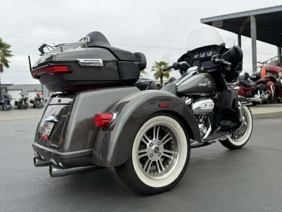 2023 Harley-Davidson Tri Glide Ultra FLHTCUTG