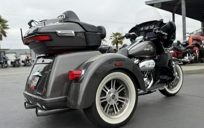 2023 Harley-Davidson Tri Glide Ultra FLHTCUTG