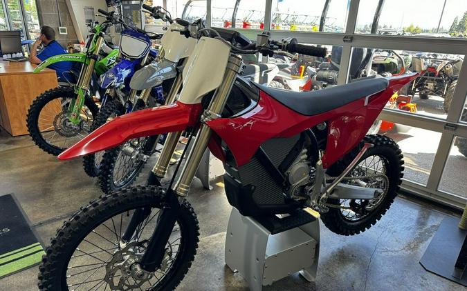 2024 Stark VARG Alpha Enduro 18"_80HP