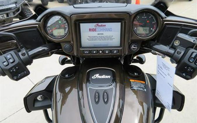 2023 Indian Motorcycle Roadmaster® Dark Horse®