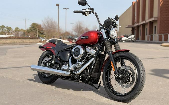 2026 Harley-Davidson® Street Bob® FXBB Brilliant Red Chrome Cast Wheels