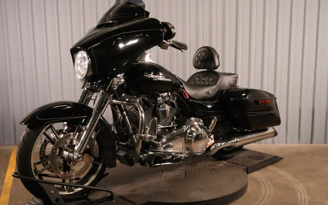 2016 Harley-Davidson® Street Glide® Special FLHXS