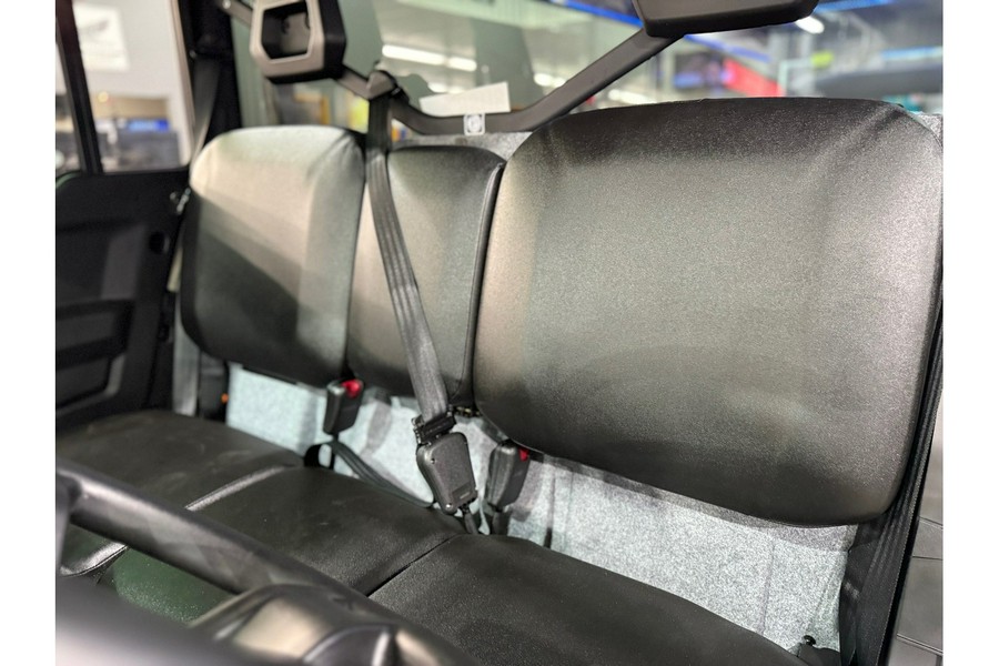 2026 Can-Am DEFENDER DPS CAB HD9