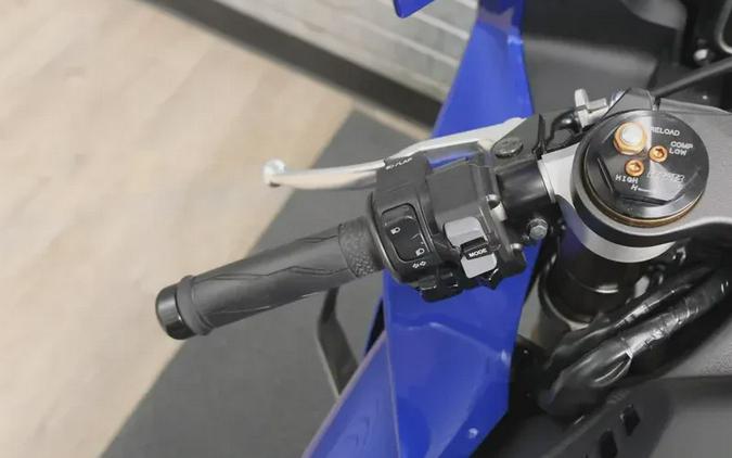 2026 YAMAHA YZF-R1