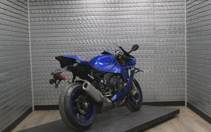 2026 YAMAHA YZF-R1