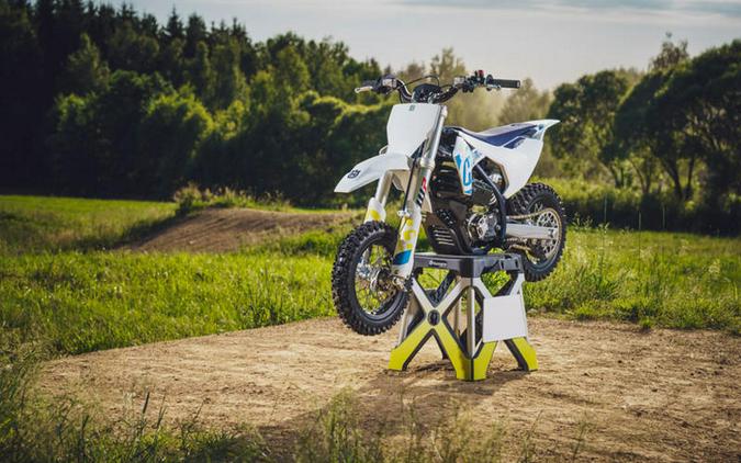 2024 Husqvarna® EE 3