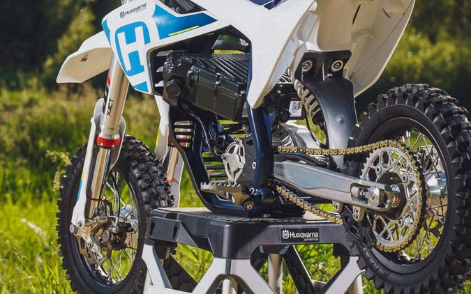 2024 Husqvarna® EE 3